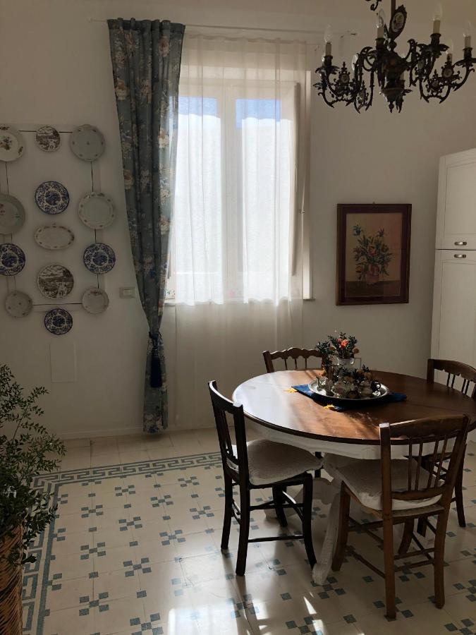 شقة La Casa Sulla Piazza إينّا المظهر الخارجي الصورة